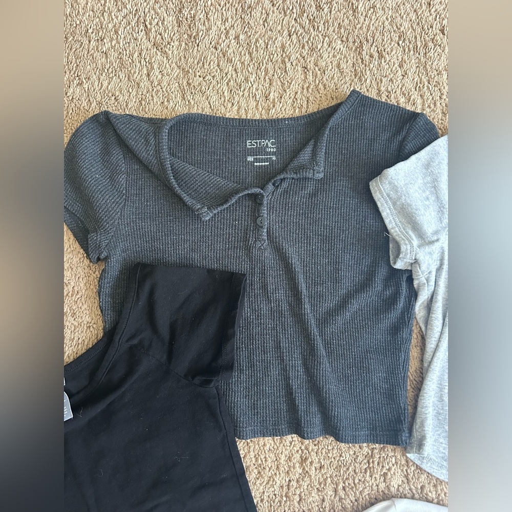 NWOT Bundle of 5 Tilly’s, Pac Sun, Guess, Urban Outfitters all XS/S - Picture 4 of 6